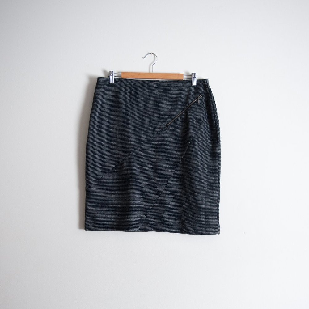 STUDIO POINT | DARK GREY SKIRT